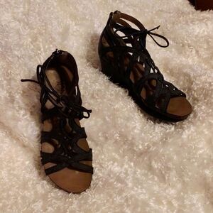 Hocus pocus sandals, these are  beautiful, preloved! Size 7 1\2